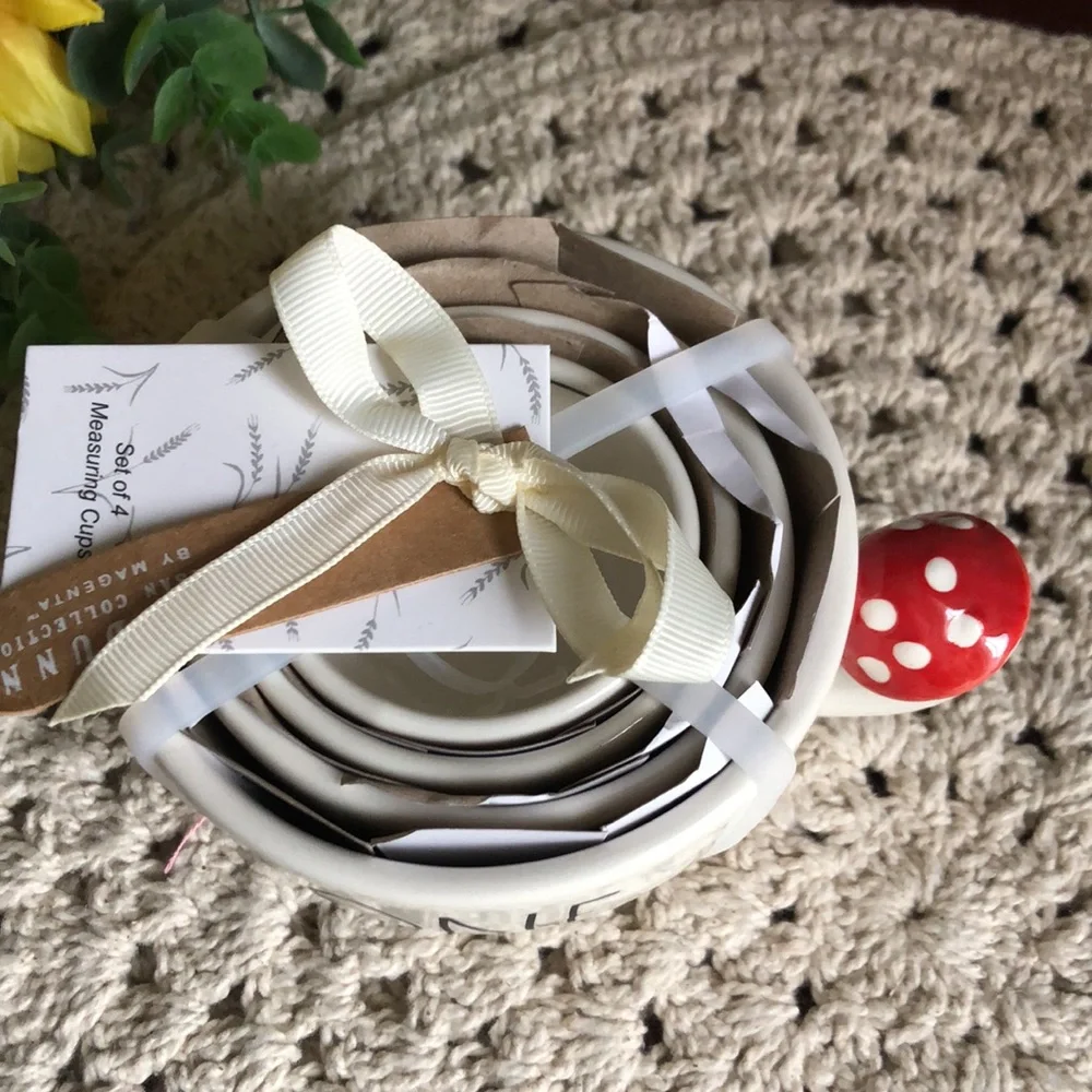 Rae Dunn Measuring Cups with Mushroom Handle